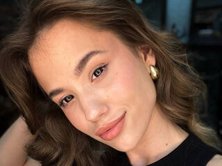 camgirl playing with sextoy PearlyLominack