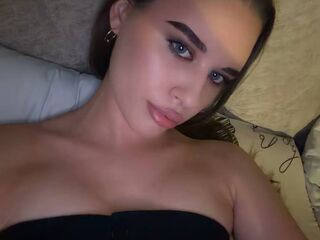 shaved pussy webcam RhiannonJumper