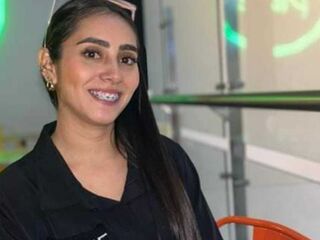 naked camgirl masturbating with vibrator ScarletSommers