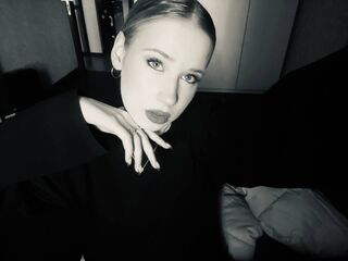 adult live cam SherieMcwayne