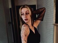 camslut showing tits ShoshanaManhardt