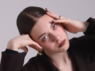 free nude cam SophiaCurlam