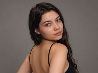 girl webcam SophieShark