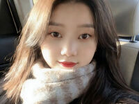 live webcam model SummertimeYa