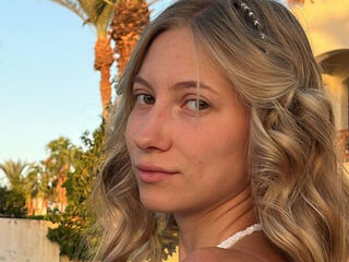 hot cam slut TainaTatge