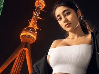 topless webcam girl TessieFardo