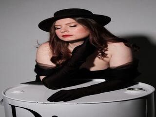 nude camgirl photo VictoriaClarson