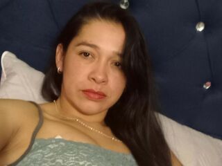 cam girl showing tits VictoriaCruzL
