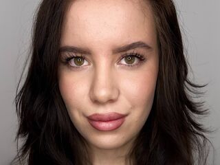 camwhore masturbating with dildo WillenaNavar