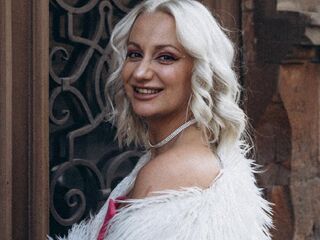 fingering girl WilsonAvery